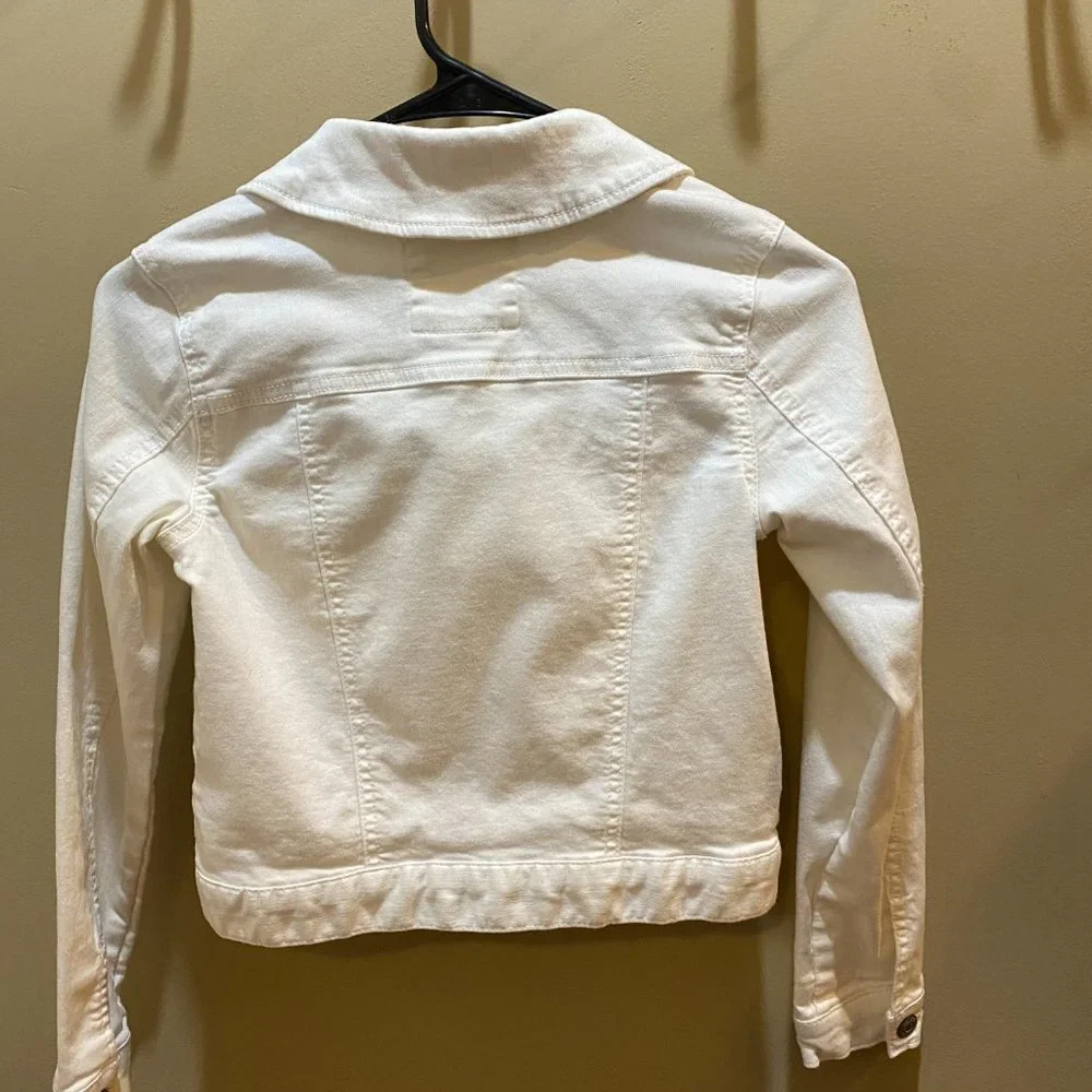 Like new fashionable  Mudd White Cropped Jean jacket size 12 ***only worn once